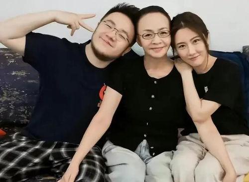 娱乐区吃瓜博主,吃瓜博主带你探秘明星幕后故事